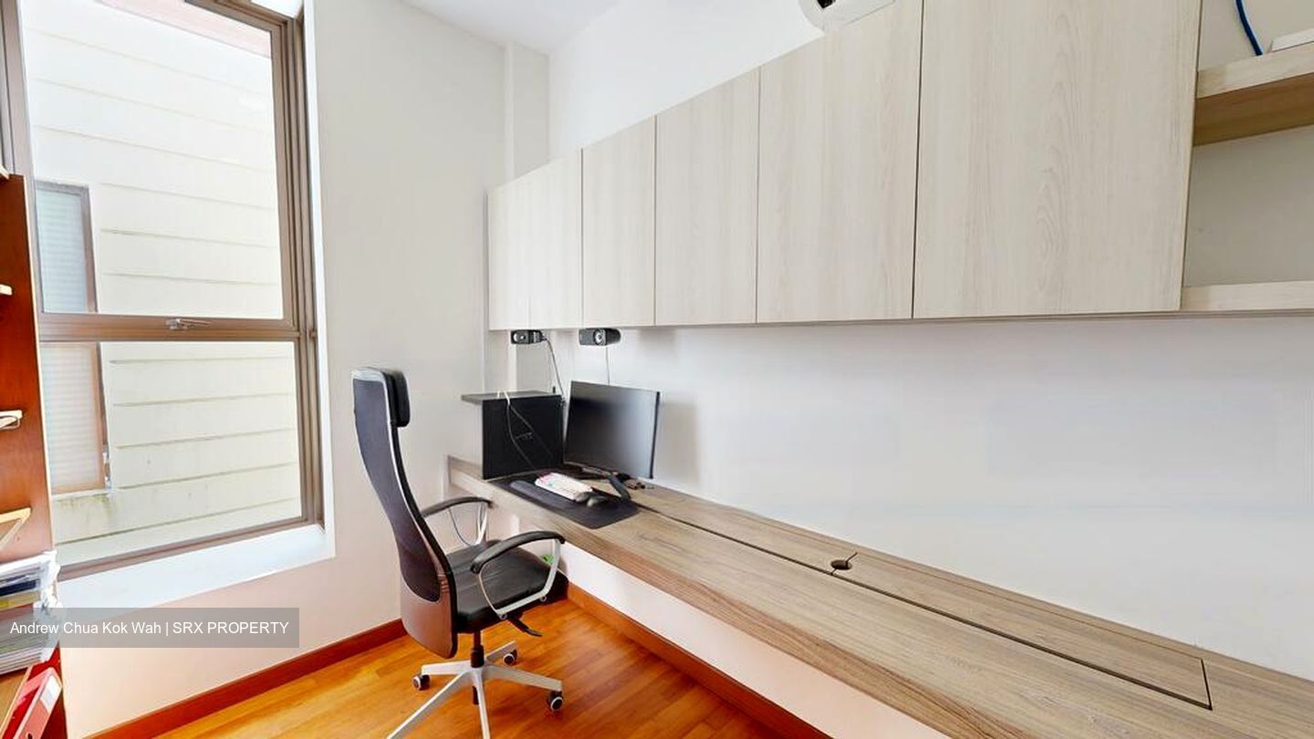 Lornie Road (D11), Terrace #455515801